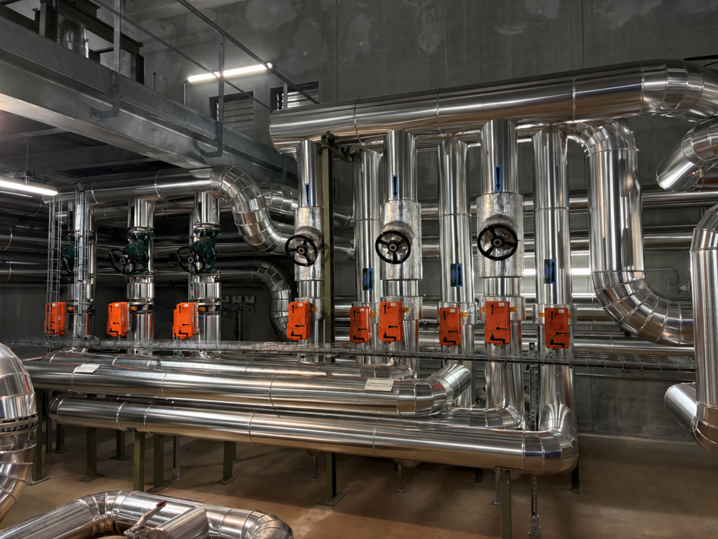 Réseau de tuyauteries industrielles en inox